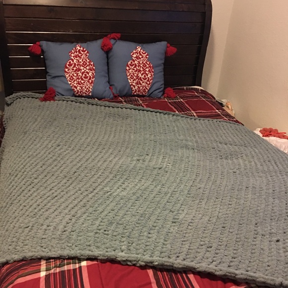 Hand made blanket🤍 - Picture 1 of 3
